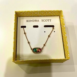 Kendra Scott necklace